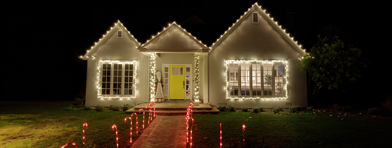 Sparkling Splendour: Holiday Light Installation